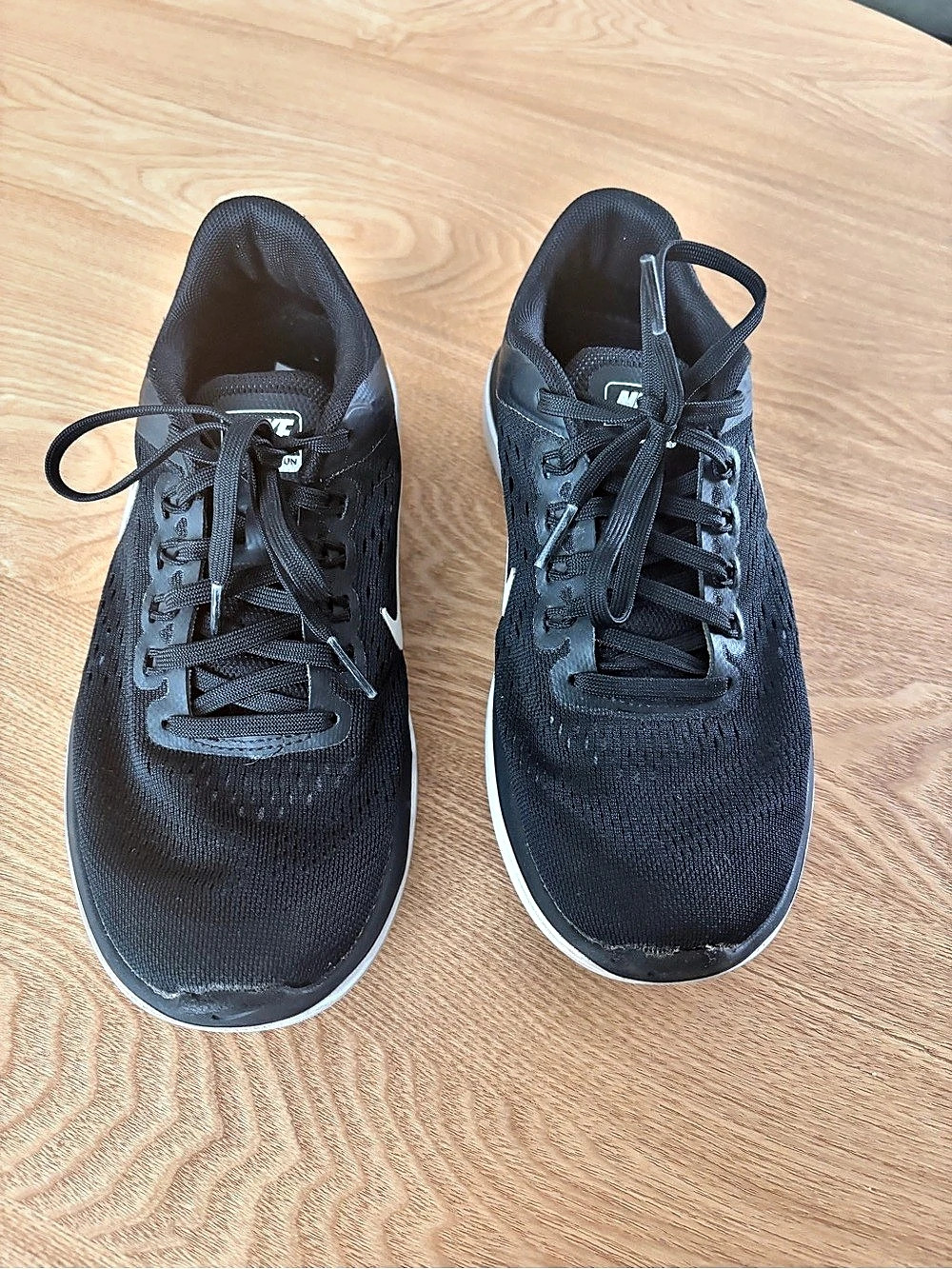 Nike Flex 2016 Run Black & White US 6 Athletic Shoes (worn once)